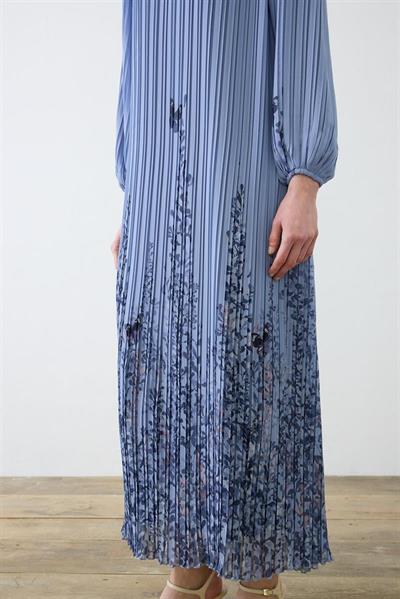 SUMBUL PATTERNED PLEATED CHIFFON DRESS BLUE