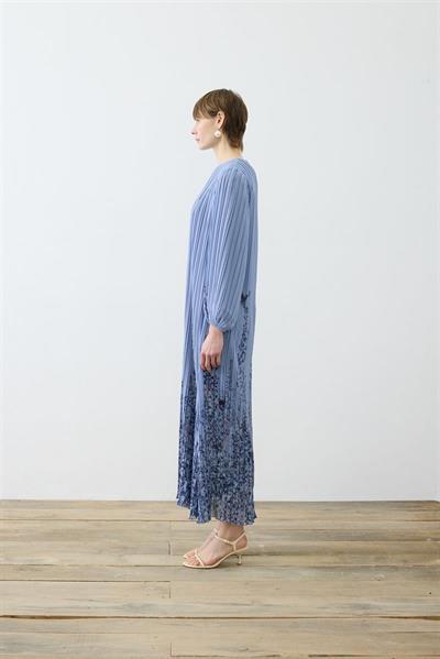 SUMBUL PATTERNED PLEATED CHIFFON DRESS BLUE