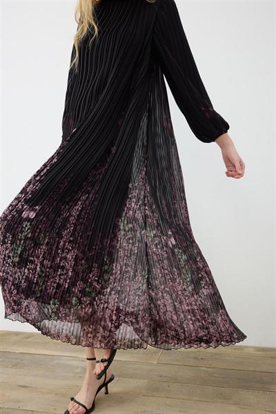 SUMBUL PATTERNED PLEATED CHIFFON DRESS BLACK