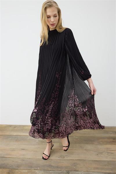 SUMBUL PATTERNED PLEATED CHIFFON DRESS BLACK