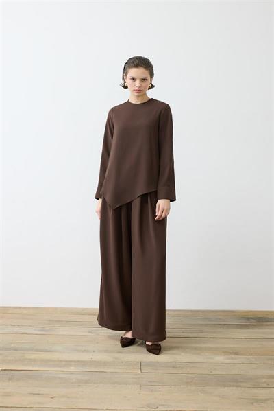 VALEN CREPE ASYMMETRIC PANTS SET BROWN