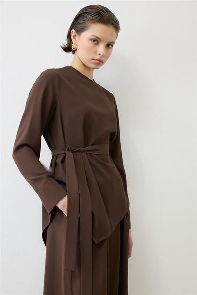 VALEN CREPE ASYMMETRIC PANTS SET BROWN