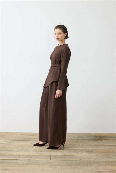 VALEN CREPE ASYMMETRIC PANTS SET BROWN