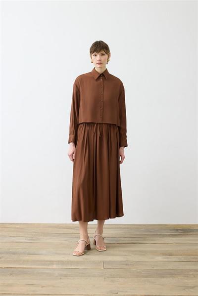 VERA VISCOSE ELASTIC WAIST SKIRT   OVAL SHIRT SET BROWN