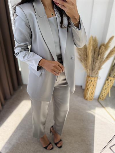 Boyfit Elegance Saten Takım Gri
