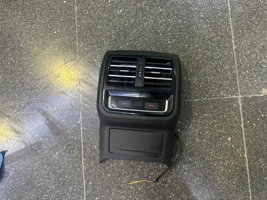 VW Passat B8 Klima Kumanda Paneli & Havalandırma Izgarası Seti  2. EL