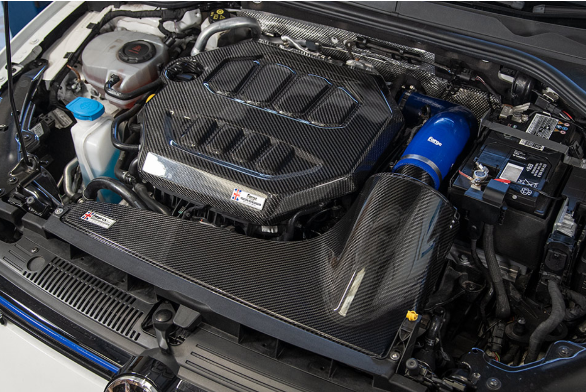Forge Motorsport Karbon Fiber Motor Kapağı – EA888 Gen 4 | FMEC3