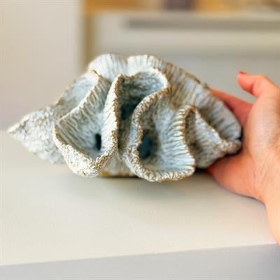 Fox Coral Masa Heykeli