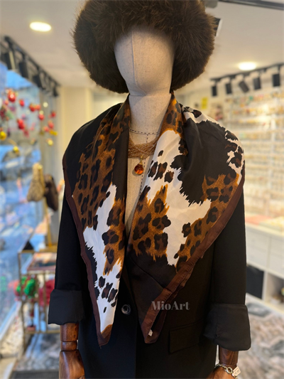 Leopar Desen İthal Çift Taraflı Bandana Fular 