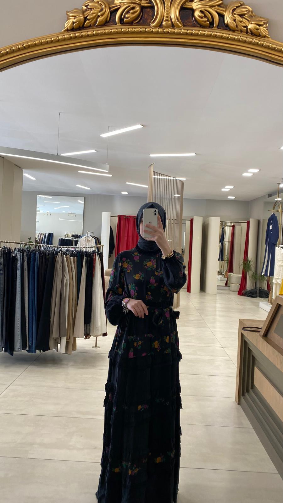 37818 MİSSWHENCE ÇİÇEK BASKILI SİYAH ELBİSE