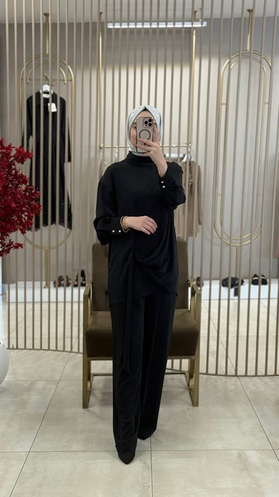 GHİSA DETAYLI TAKIM SİYAH
