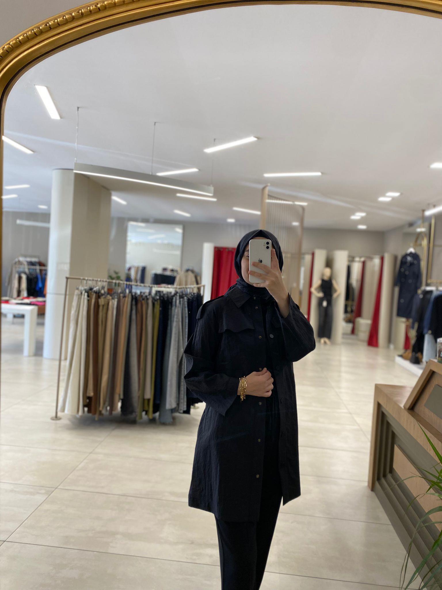 3610 SİYAH RENK KEMER DETAYLI KISA TRENÇKOT