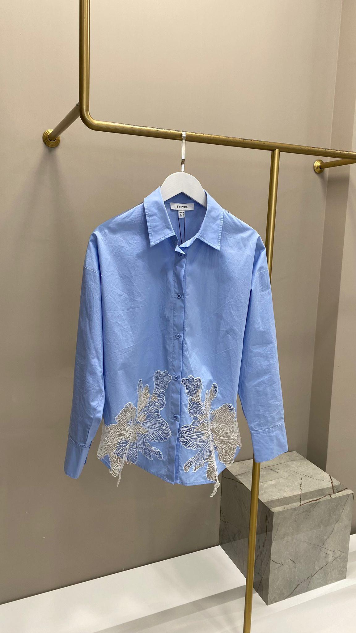 İPEKYOL BEBE MAVİSİ DANTEL ETAYLI GÖMLEK