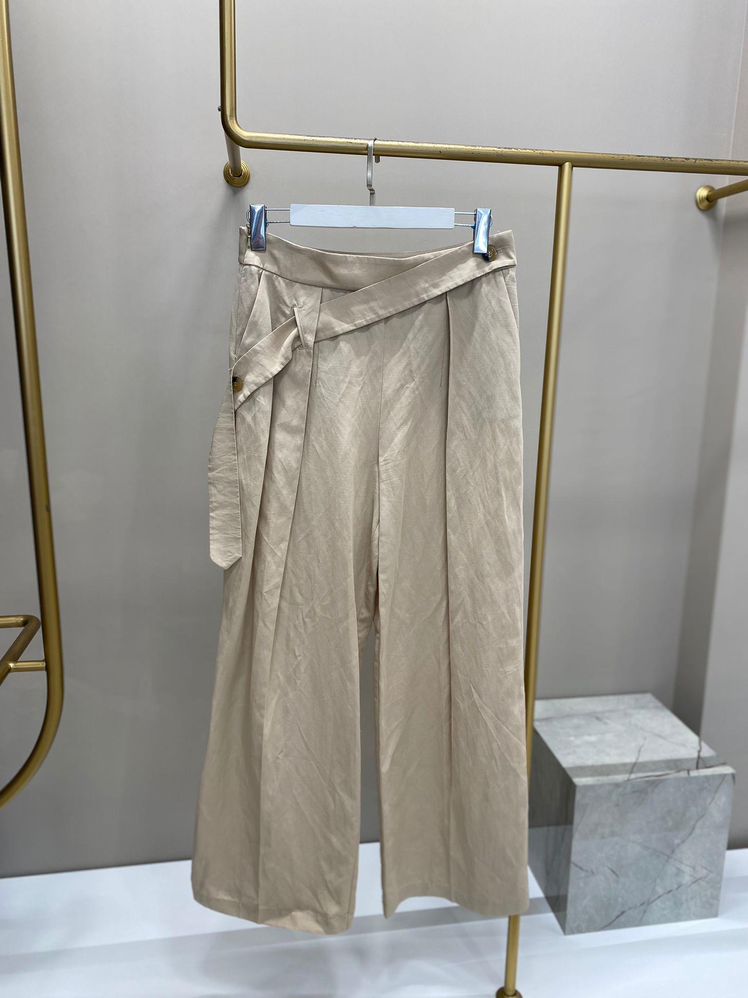 İPEKYOL KEMER DETAYLI PANTOLON