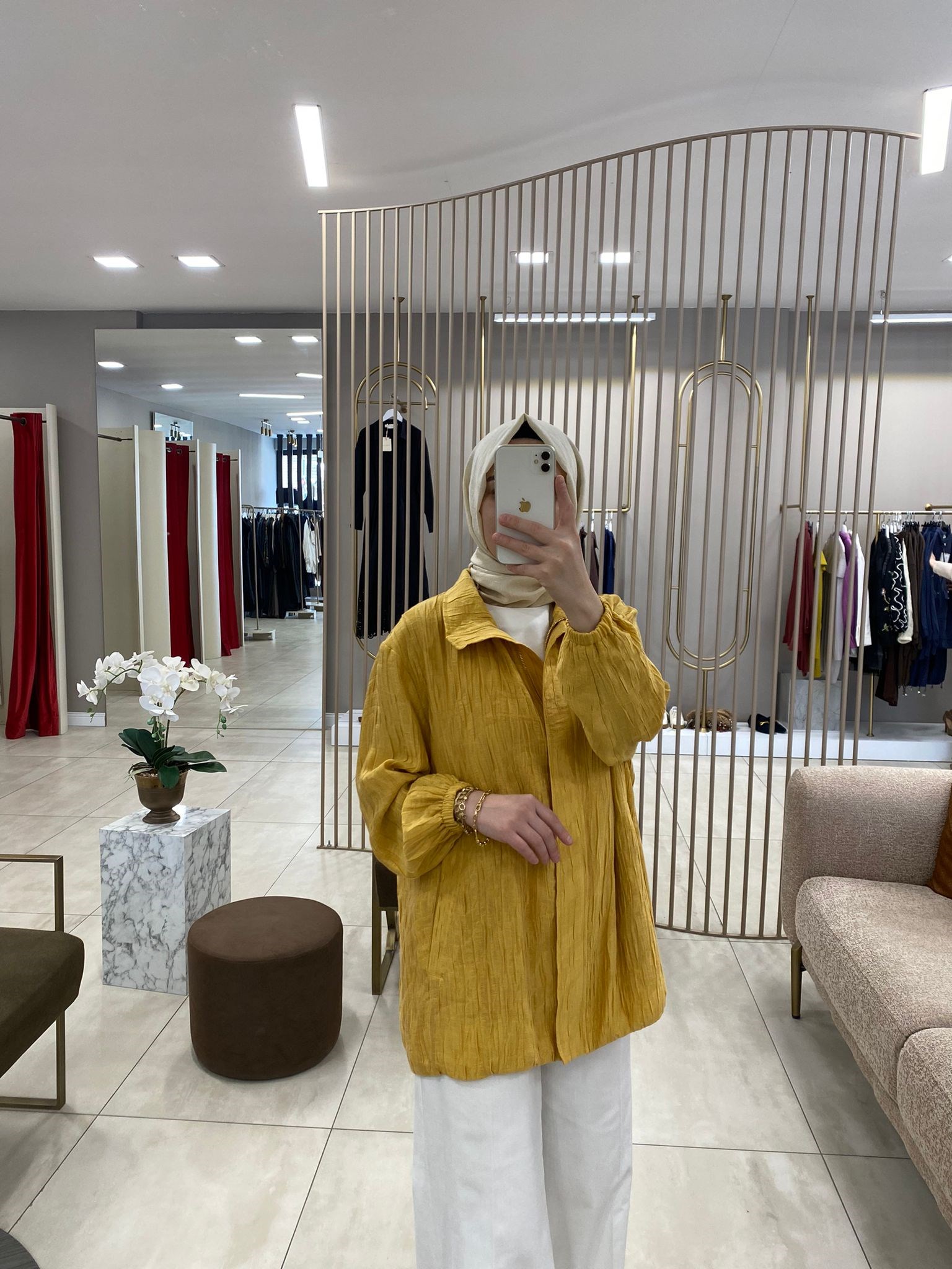 VENÖVE LARK CEKET SARI