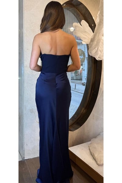 Lacivert Yakası İşlemeli Üstü Krep Altı Saten Abiye