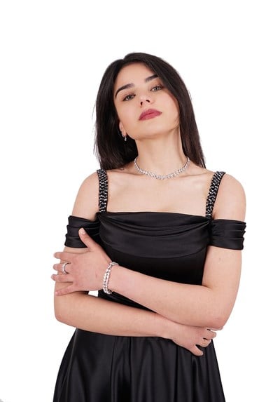Siyah Taş Askılı Saten Abiye Elbise