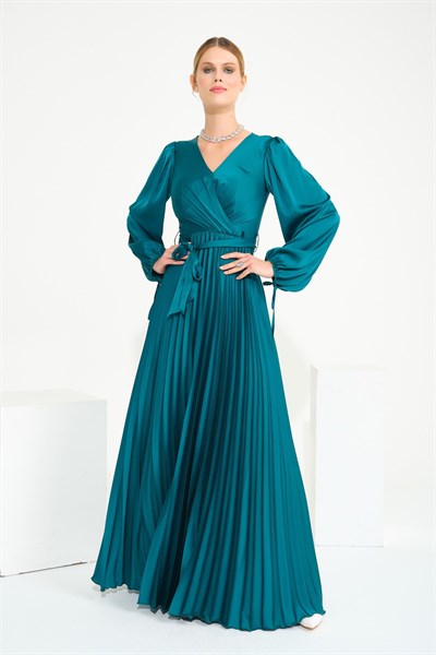 Zümrüt Piliseli Uzun Kol Abiye Elbise