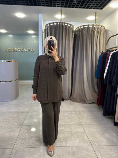 Nuss Önü Düğmeli Gömlek Pantolonlu Takım Kahverengi 26Y 1055 