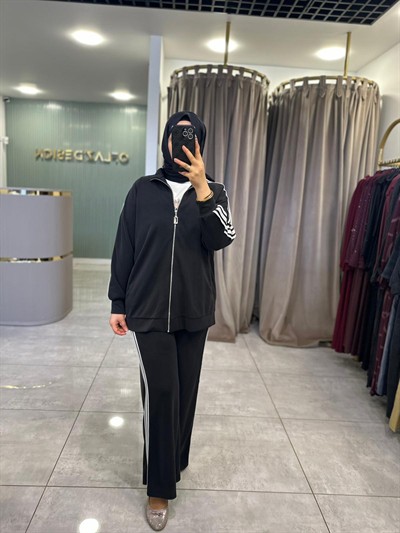Nuss Şerit Detaylı Önden Full Fermuarlı Oysho Takım Siyah 26Y 1092