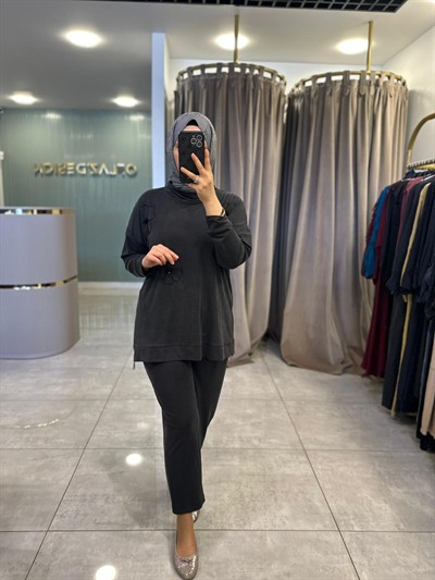 Wennora Çiçek İşlemeli Takım Siyah 1020