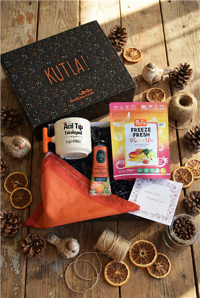 Acil Tıp Teknisyeni Hediye Kutusu - Kişiye Özel T Kupa, Pols, Fular, El Kremi