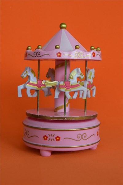 Almanca Öğretmeni Hediye Kutusu - Kişiye Özel T Kupa, Atlı Karınca Müzik Kutusu, Peluş Anahtarlık