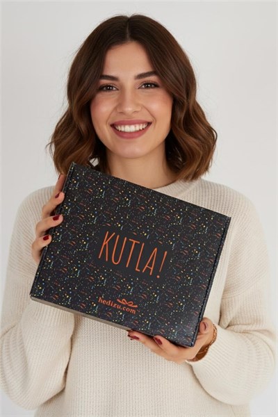 Arapça Öğretmeni Hediye Kutusu - Kişiye Özel T Kupa, Seramik Kalemlik, Dekoratif Taş İsimlik, Güneş Anahtarlık