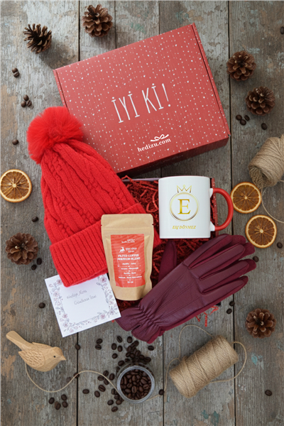 Baş Harf Hediye Kutusu - Kişiye Özel Kupa Standart, Filtre Kahve, Eldiven, Bere