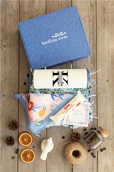 Baş Harf ve İsim Hediye Kutusu - Kişiye Özel Pipetli Çelik Termos, Fular, Çikolata Ferrero Rocher Raffaello