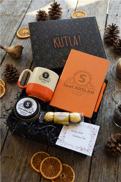 Baş Harf ve İsim Hediye Kutusu - Kişiye Özel Pro Kupa, Defter, Mum, Çikolata Ferrero Rocher 3lü, Kalem