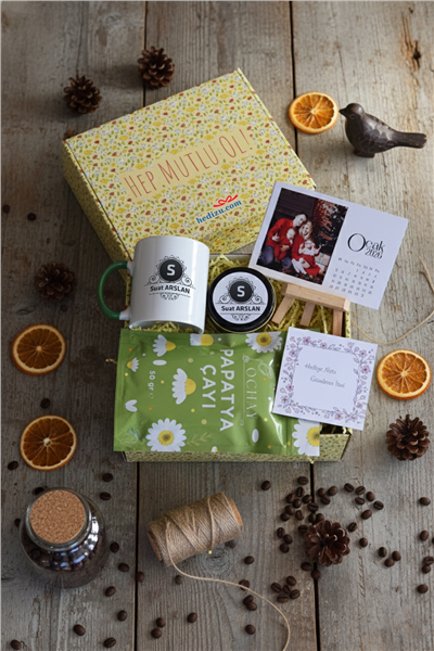 Baş Harf ve İsim Hediye Kutusu - Kişiye Özel Kupa Standart, Bitki Çayı, Takvim, Mum