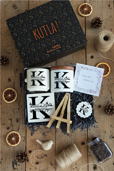 Baş Harf ve İsim Hediye Kutusu - Kişiye Özel T Kupa, Seramik Kalemlik, Dekoratif Taş İsimlik, Güneş Anahtarlık