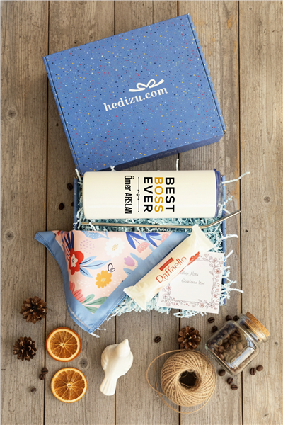 Best Boss Ever Hediye Kutusu - Kişiye Özel Pipetli Çelik Termos, Fular, Çikolata Ferrero Rocher Raffaello