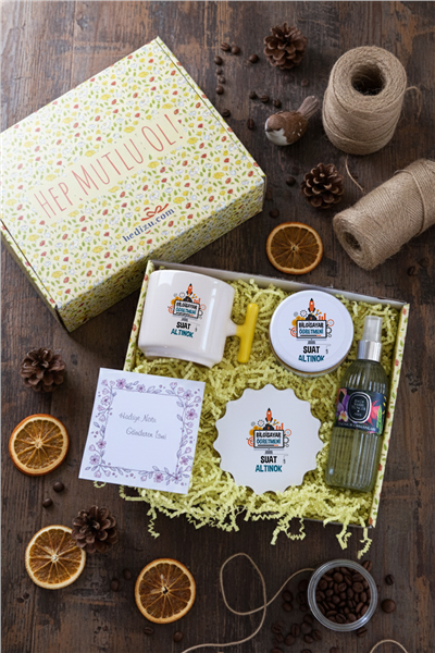 Bilgisayar Öğretmeni Hediye Kutusu - Kişiye Özel T Kupa, Kolonya, Bardak Altlığı, Mum