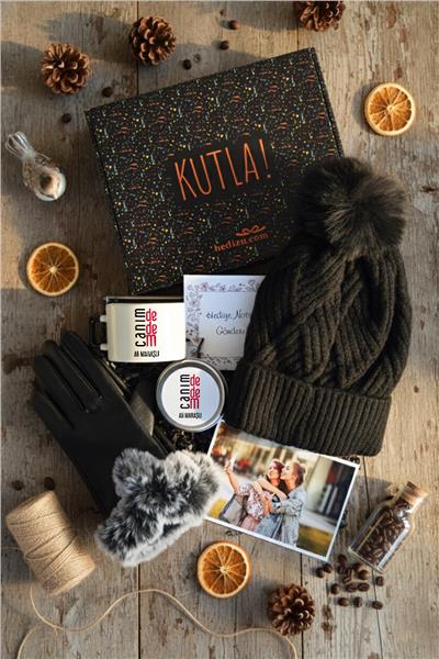 Canım Dedem Hediye Kutusu - Kişiye Özel Lüks Fincan, Bere, Eldiven, Mum, Fotoğraf 10 Adet