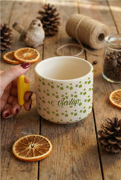 Çiçek Desenli Kişiye Özel T Kupa