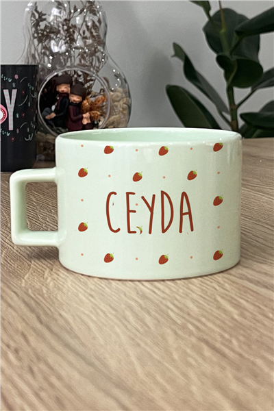 Çilek Desenli Kişiye Özel Lüks Pastel Fincan