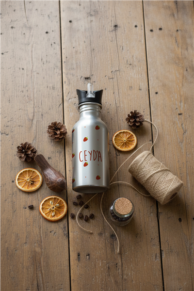 Çilek Desenli Kişiye Özel Pipetli Matara