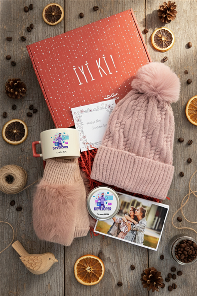 Developer Hediye Kutusu - Kişiye Özel Lüks Fincan, Bere, Eldiven, Mum, Fotoğraf 10 Adet