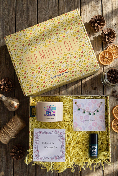 Developer Hediye Kutusu - Kişiye Özel Lüks Fincan, Bileklik, Oje