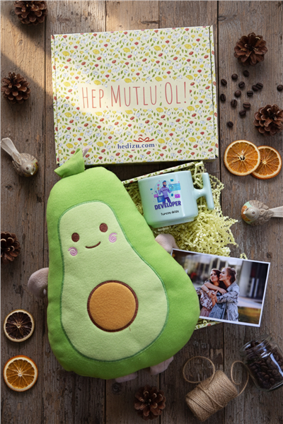 Developer Hediye Kutusu - Kişiye Özel T Pastel Kupa, Peluş Avokado, Fotoğraf 1 Adet