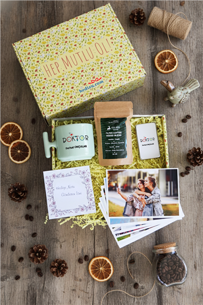 Doktor Hediye Kutusu - Kişiye Özel T Pastel Kupa, Filtre Kahve, Çakmak, Fotoğraf 10 Adet