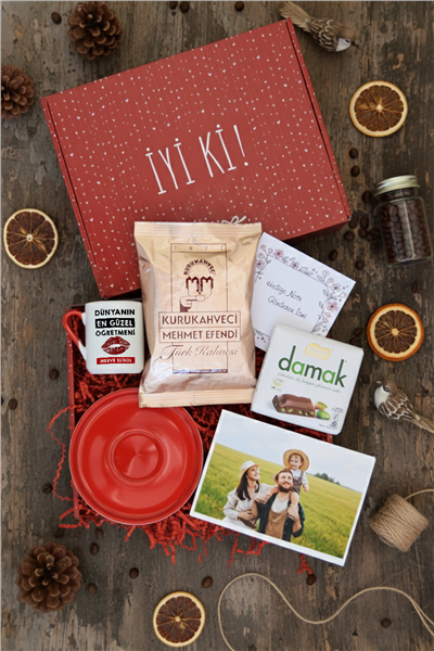 Dünyanın En Güzel Öğretmeni Hediye Kutusu - Kişiye Özel Türk Kahvesi Fincanı, Türk Kahvesi, Damak Çikolata, Fotoğraf 12 Adet