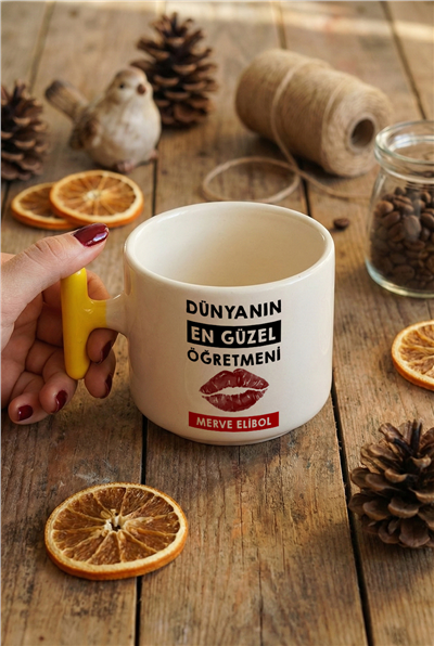Dünyanın En Güzel Öğretmeni Kişiye Özel T Kupa