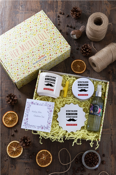 Dünyanın En Yakışıklı Öğretmeni Hediye Kutusu - Kişiye Özel T Kupa, Kolonya, Bardak Altlığı, Mum