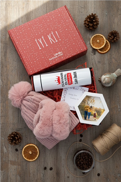 En Kral Baba Hediye Kutusu - Kişiye Özel Dijital Göstergeli Termos, Kulaklık, Bere, Altıgen Fotoğraf Çerçevesi