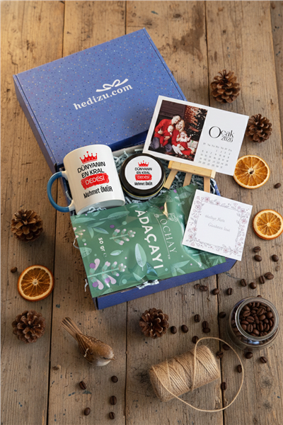En Kral Dede Hediye Kutusu - Kişiye Özel Kupa Standart, Bitki Çayı, Takvim, Mum