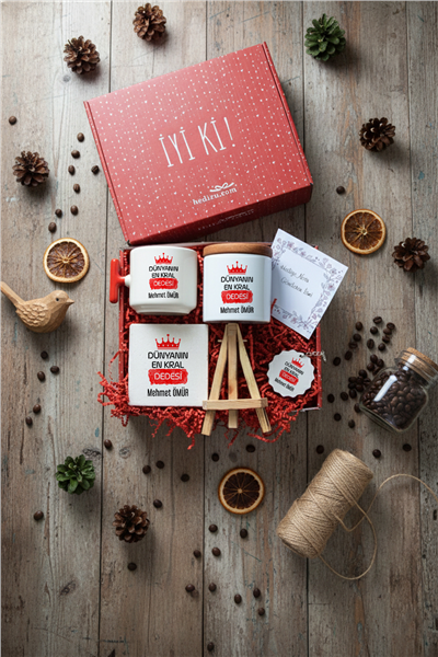 En Kral Dede Hediye Kutusu - Kişiye Özel T Kupa, Seramik Kalemlik, Dekoratif Taş İsimlik, Güneş Anahtarlık