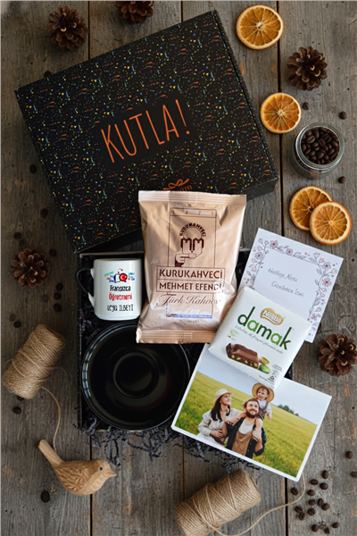 Fransızca Öğretmeni Hediye Kutusu - Kişiye Özel Türk Kahvesi Fincanı, Türk Kahvesi, Damak Çikolata, Fotoğraf 12 Adet